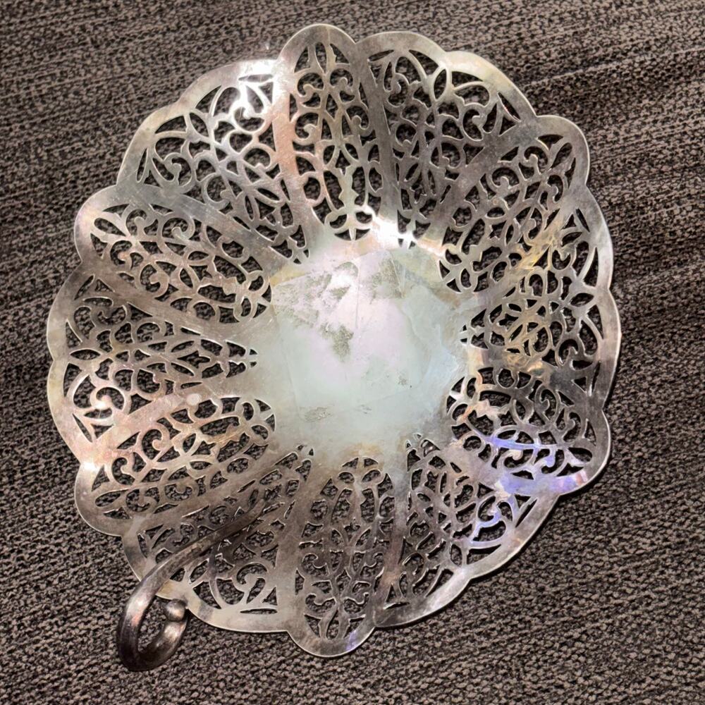 International Silver Company Lovelace Silver-plated Candy Dish Dainty